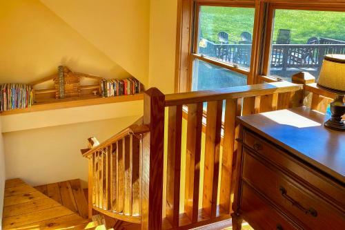 Timber Frame Cabin With South Holston Lake Views