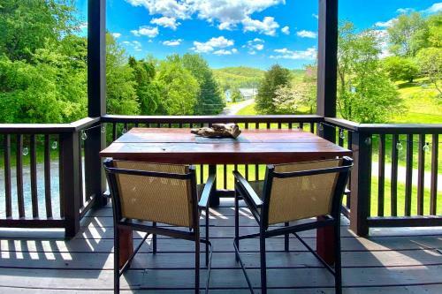 Timber Frame Cabin With South Holston Lake Views