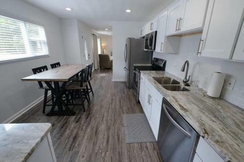 Sweet Retreat Near The Beach