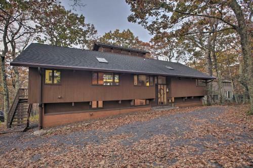 Spacious Wintergreen Home - Half Mile To Slopes!