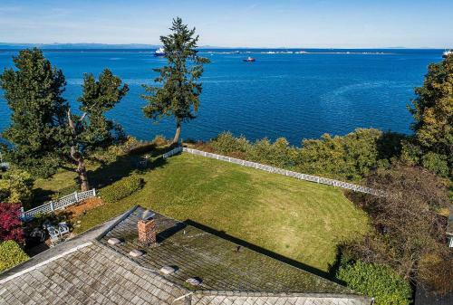 Port Angeles Colonial Home With Waterfront Views!