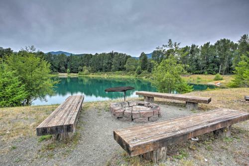 Villa With Firepit And Pond - 11 Miles To Mt Rainier!