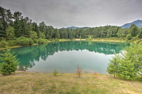 Villa With Firepit And Pond - 11 Miles To Mt Rainier!