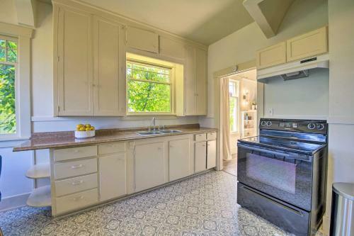 Charming House Less Than 10mi To Olympic National Pk!