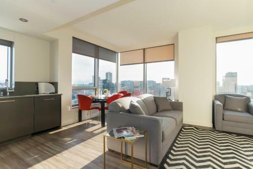 Pike And Pine Apartments
