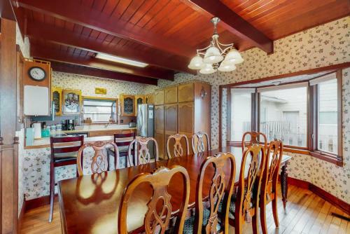 Expansive Views Family Oceanfront Beach Home