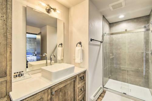 Townhome 0.6 Mi To Elkhart Lake Beach/access!