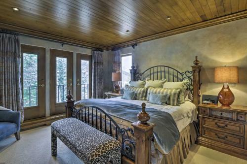 Luxe Greystone Escape With Hot Tub - Walk To Slopes!