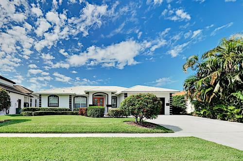 New Listing! Chic Beach Haven With Pool, Near Beach Home