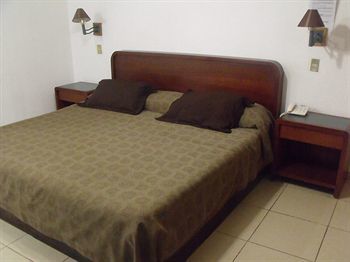 Hotel Santa Lucia Del Bosque
