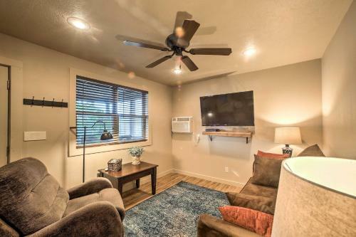 Cabin With Pool Access - Steps To Table Rock Lake!
