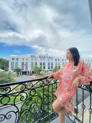 Hotel Luxhome - Vinhome Apartments