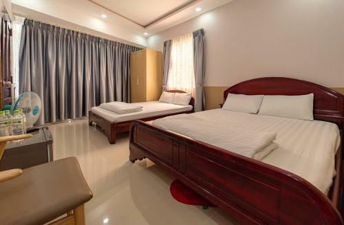 Kh�ch S?n Golf Star Hotel