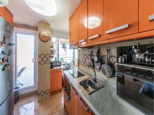 Apartment C/cel I Mar 8, �tico