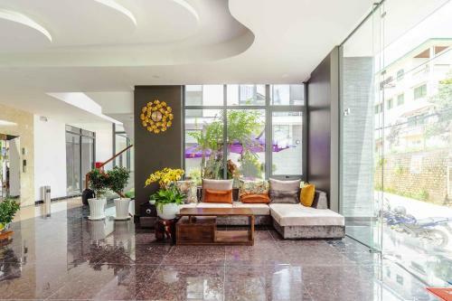?� L?t Mega Sky Hotel