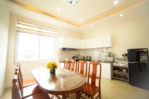 Villa Khu Ngh? D??ng Golden Hill ?� L?t