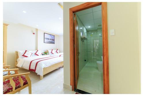 Hotel Kh�ch S?n Li�n S?n - ?� L?t