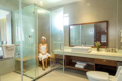 Dong Duong Hotel & Suites