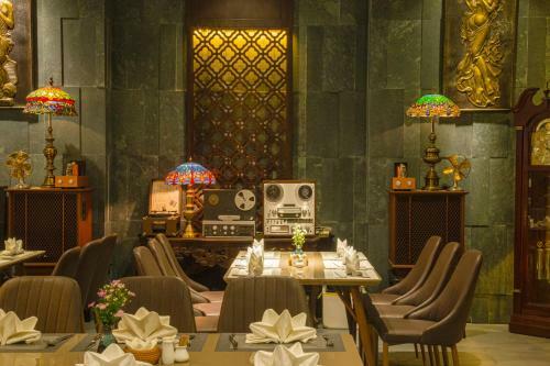 Dong Duong Hotel & Suites