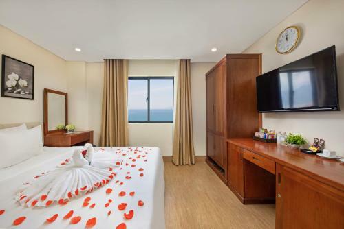 Sunlit Sea Hotel & Apartment - Phoenix 2 Hotel