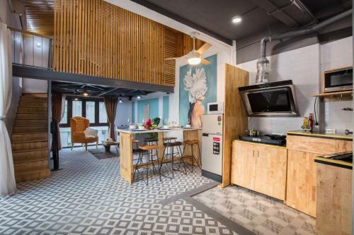 Hostal 6 Le Thanh Tong Building