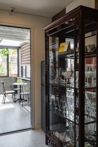 Narcissus Hotel & Apartment