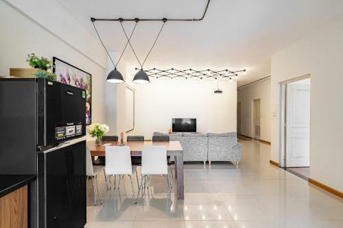 Aparta Service Apartment