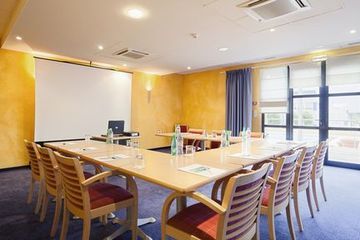 Hotel Express By Holiday Inn Grenoble - Bernin