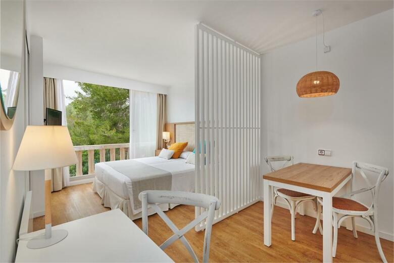 Hotel Apartamentos Cala Santanyi