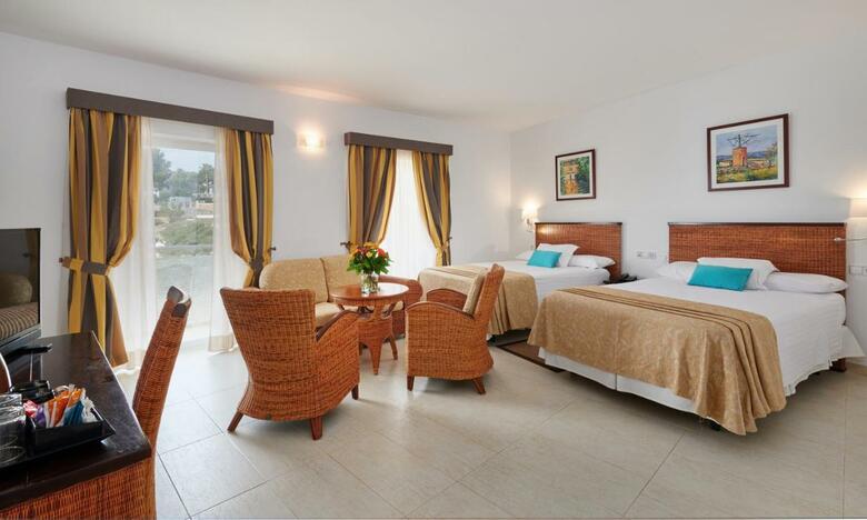 Hotel Apartamentos Cala Santanyi