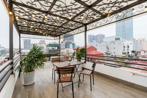 Apartamento Sazi Kim Ma Thuong Building