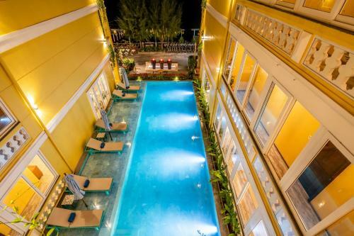 Triple Riverside Villa Hotel Hoian