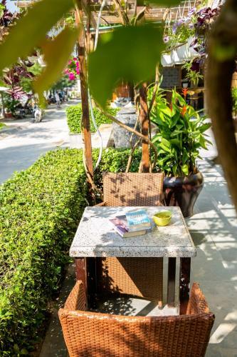 Triple Riverside Villa Hotel Hoian
