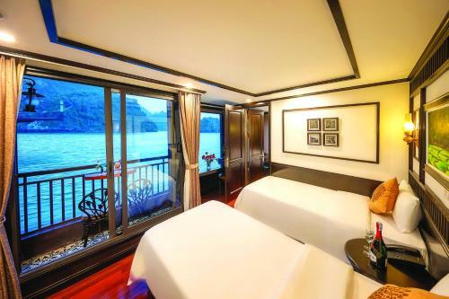 Sena Cruises - Wonder On Lan Ha Bay