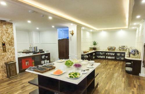 Kh�ch S?n Ng?c Lan H? Long Hotel