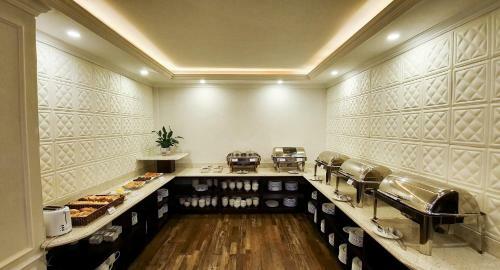 Kh�ch S?n Ng?c Lan H? Long Hotel