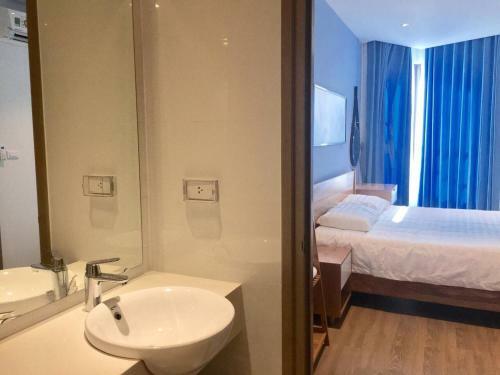 Hostal Bayview Private Room - Halong