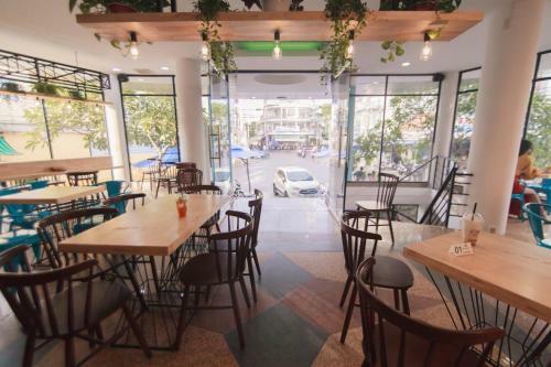Ibeach Centre Hotel And Homestay