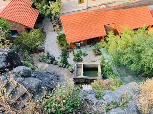 Trang An Mountainside Homestay