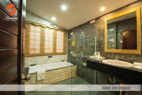 Hotel Famiana Green Villa