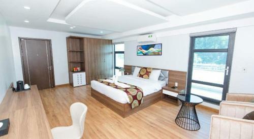 Queen Hotel Ho�ng Gia