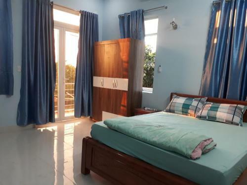 Hotel C�ng Ty Tnhh Kh�ch S?n L� Phan