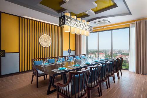 X2 Vibe Viet Tri Hotel
