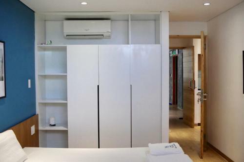 The Avis Apartments - Greathouse