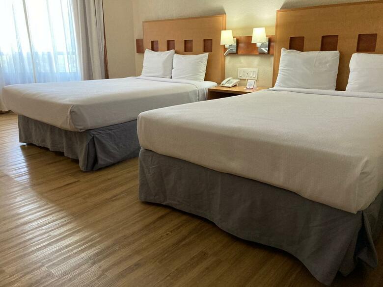 Hotel Mirabel