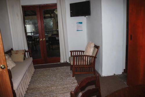 Hostal Demepran Grove B & B