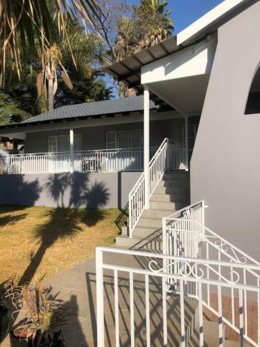 8 On Acacia Bed & Breakfast