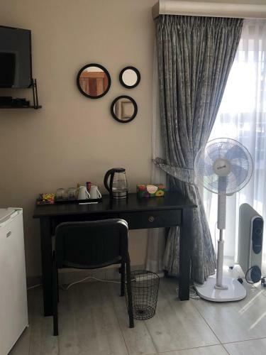 8 On Acacia Bed & Breakfast