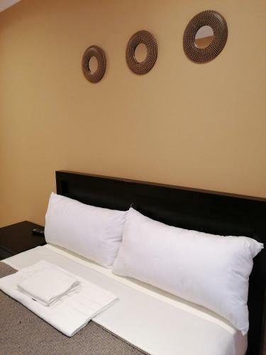 Hostal More-inn Guest House