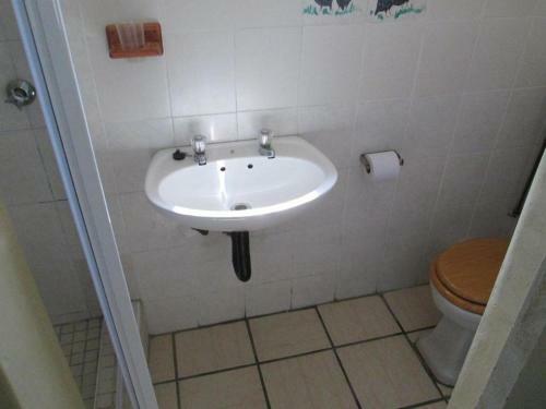 Hostal Bedrock Bb - Triple Bedroom With Self Cathering
